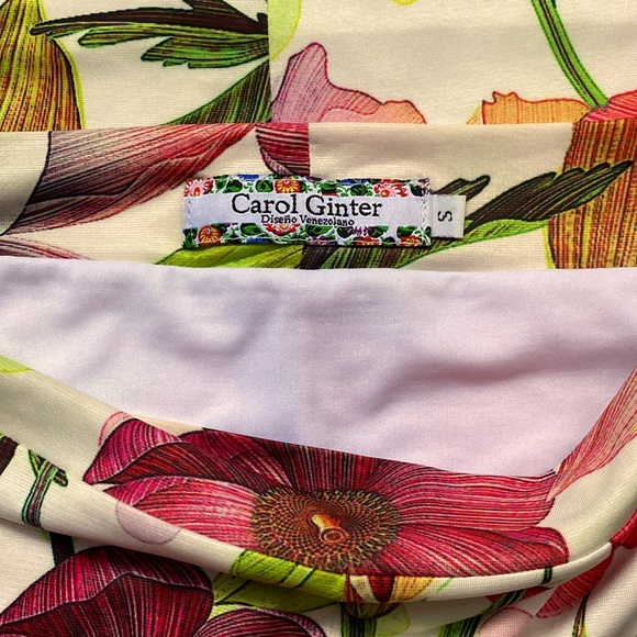 Carol Ginter. Set of two pieces.  Flower pattern. Good quality exclusive design - Picture 7 of 12